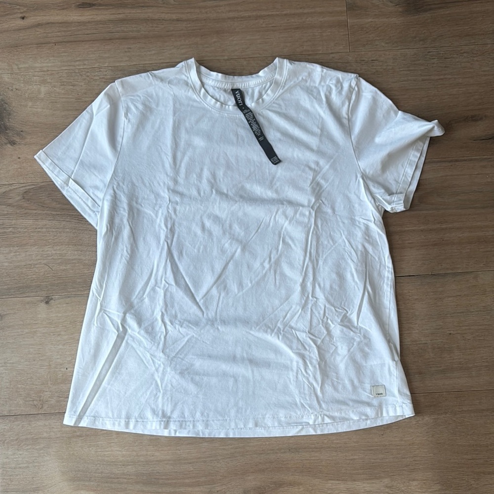 Vuori Men’s Crewneck Tshirt Brand New